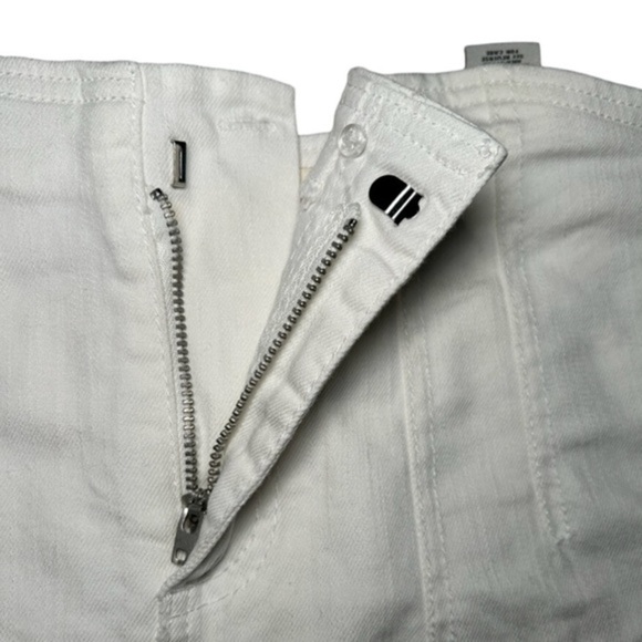 MADDEN GIRL WHITE DENIM PLEATED SHORTS, SIZE 29 - Picture 3 of 5